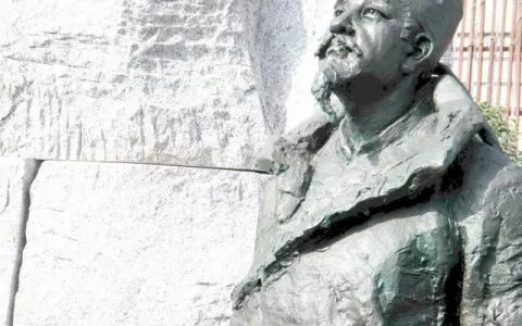 大唐诗人那么多惟有他与李白齐名 江湖人称七绝圣手