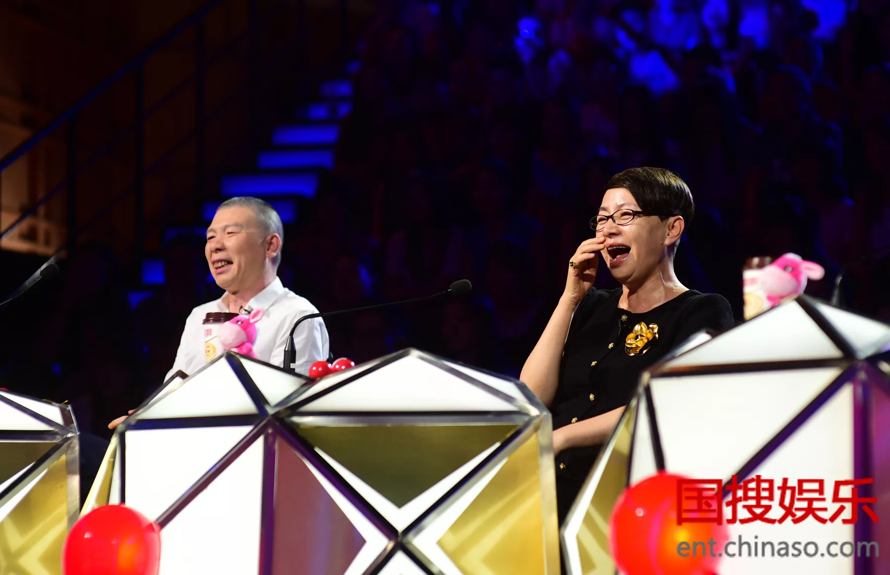 美女选手陆敏雪对冯小刚撒娇 郭德纲：交男朋友了吗？