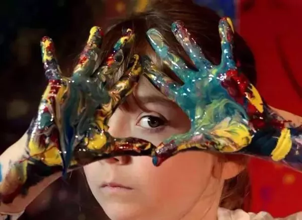 2岁办画展4岁收入百万的孩子到底是怎么教育的？ 6