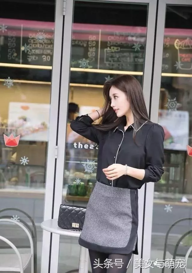 街拍包臀裙丝袜美女你也可以这么美