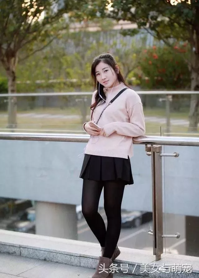 街拍包臀裙丝袜美女你也可以这么美 9