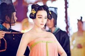 露乳装？唐朝的女人为何喜欢坦胸露乳？ 6