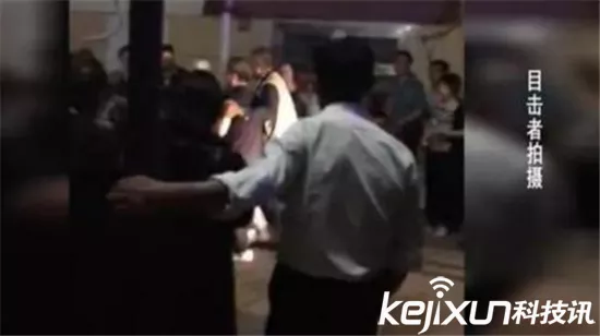 27岁男子意外死于家中 穿女人衣服长丝袜脸朝下 1