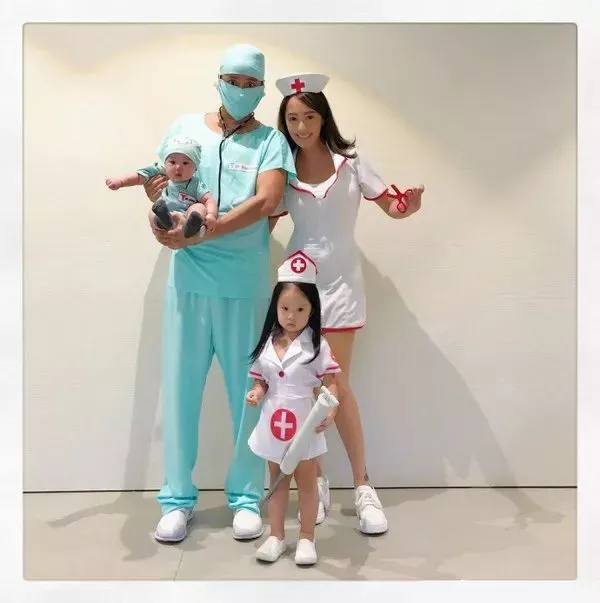 真相 关颖给女儿穿吊带丝袜被吐槽可真正的超模扮得是个鬼啊！ 4