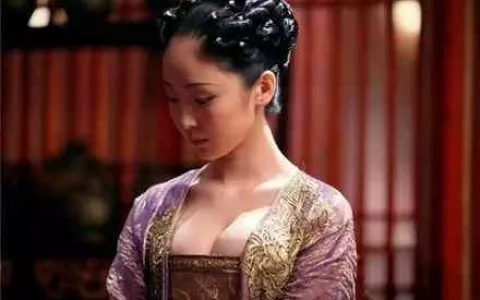 露乳装？唐朝的女人为何喜欢坦胸露乳？