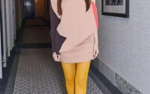 昆凌一身穿搭尽显自己迷人身段这身材真的是两个孩子的妈吗