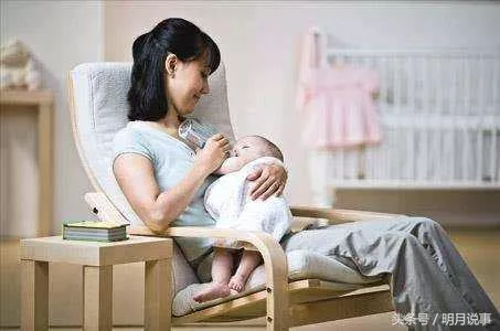 二胎都上学了 宝妈还“赖”着不上班 婆婆一追问 宝爸脸都红了