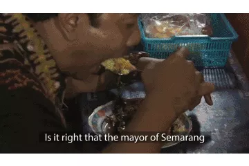 开在垃圾场的网红餐厅,用塑料当钞票,每天竟有几百人排队吃? 10 开在垃圾场的网红餐厅,用塑料当钞票,每天竟有几百人排队吃? 10