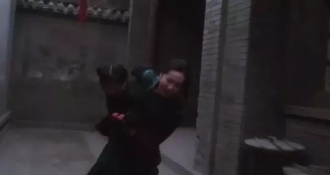 为了孩子陪睡校长是母爱还是底线丧失? 12