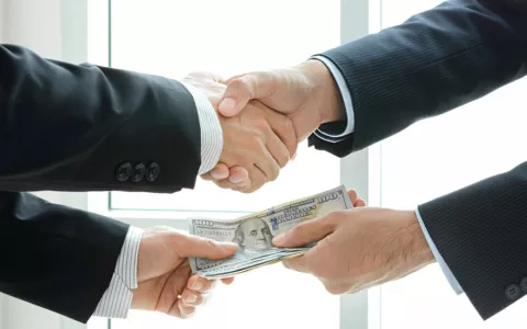 15号发工资和30号发工资有什么区别