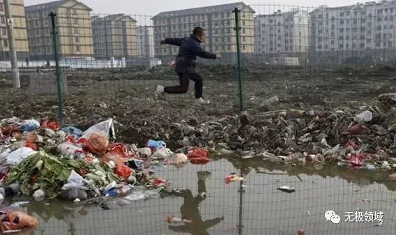 垃圾分類，坑錢奪名的玩法