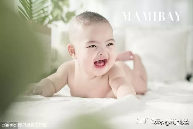 宝宝护理很重要，0-12个月宝宝育儿经大全请收好！ 1