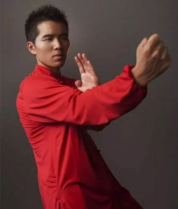 江湖传武大师，上擂台不到10秒变着花样被KO 4