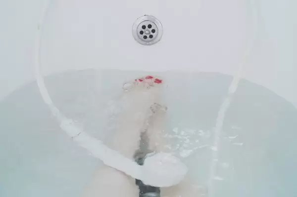 7大男人洗冷水澡的好处增加精子又减肥